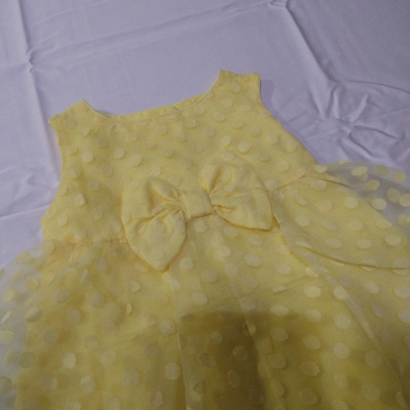 size 3-6 months yellow frilly polka dotted bow dress - Picture 14 of 15